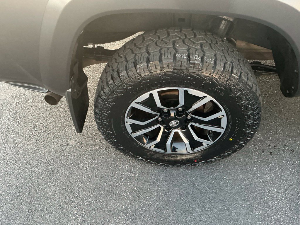 Certified 2022 Toyota Tacoma TRD Sport AWD/4WD image 6