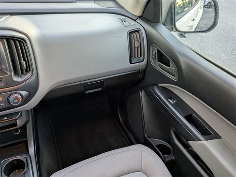 Used 2022 Chevrolet Colorado W/T w/ Custom Special Edition image 17