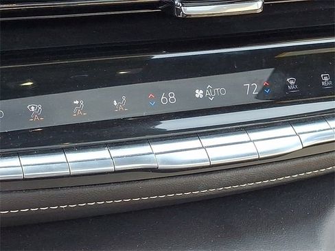 Certified 2022 Cadillac Escalade Premium Luxury w/ Performance Package image 21