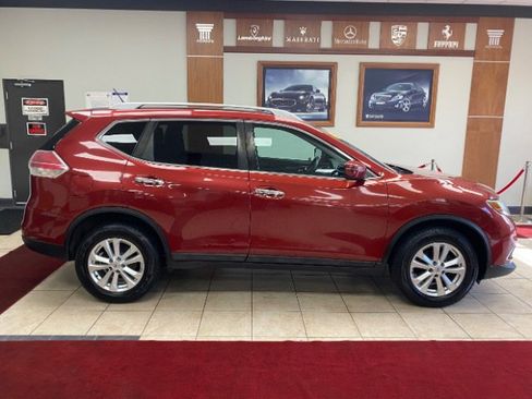 Used 2016 Nissan Rogue SV image 8