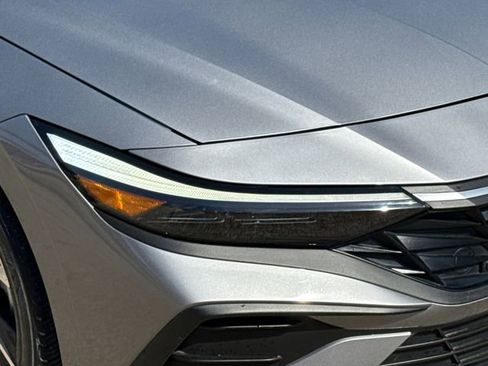 Certified 2025 Hyundai Elantra Sport image 4