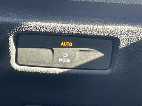 Certified 2025 Volkswagen Tiguan S image 19