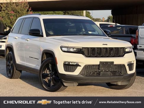Used 2023 Jeep Grand Cherokee Limited w/ Black Appearance Package AWD/4WD image 2