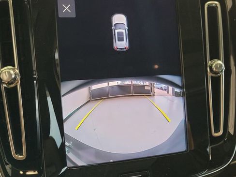 New 2026 Volvo XC40 B5 Core w/ Climate Package AWD/4WD image 19