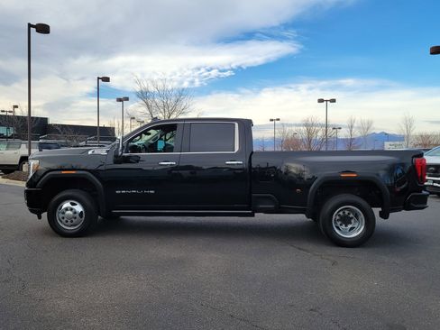 Used 2022 GMC Sierra 3500 Denali w/ Denali Ultimate Package image 6