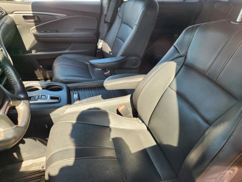 Used 2023 Honda Passport TrailSport image 5
