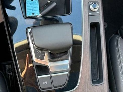 Used 2025 Audi Q5 e Premium Plus w/ Premium Plus Package image 25