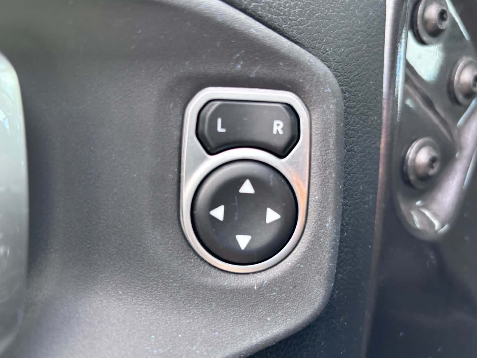 Used 2021 Jeep Wrangler Unlimited Rubicon AWD/4WD image 22