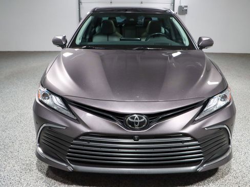 Used 2022 Toyota Camry XLE w/ Navigation Package image 4