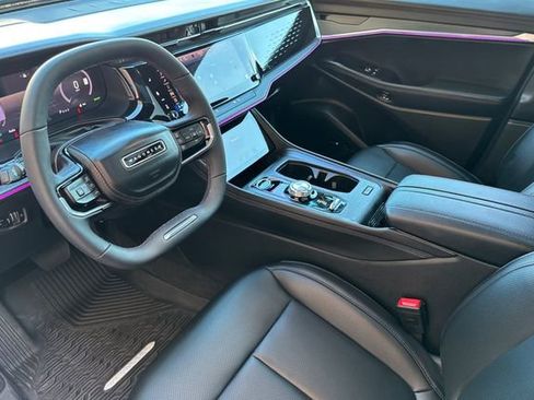 Used 2025 Jeep Wagoneer S Limited image 10