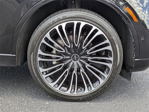 Used 2023 Lincoln Aviator Black Label w/ Dynamic Handling Package image 12