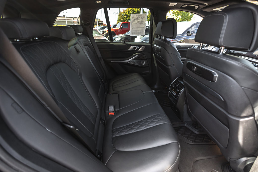 Used 2025 BMW X5 M60i AWD/4WD image 24
