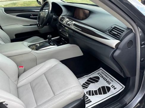 Used 2013 Lexus LS 460 image 28