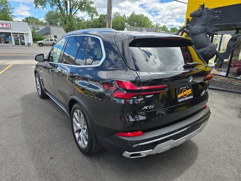 Used 2025 BMW X5 xDrive40i w/ Premium Package AWD/4WD image 2