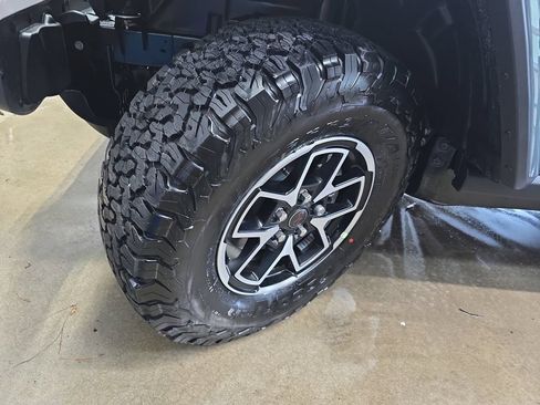 New 2026 Jeep Wrangler Unlimited Rubicon w/ Whitecap Package AWD/4WD image 33