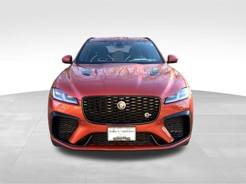 Certified 2022 Jaguar F-PACE SVR image 2