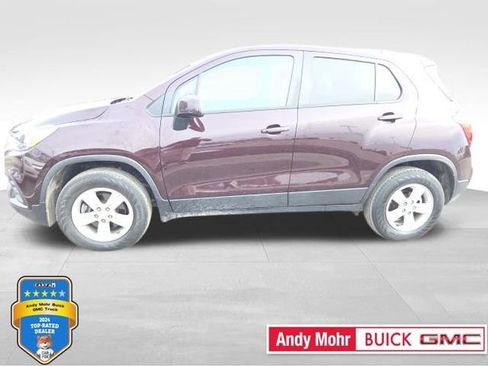 Used 2021 Chevrolet Trax LS w/ Tint and Cruise Package image 1