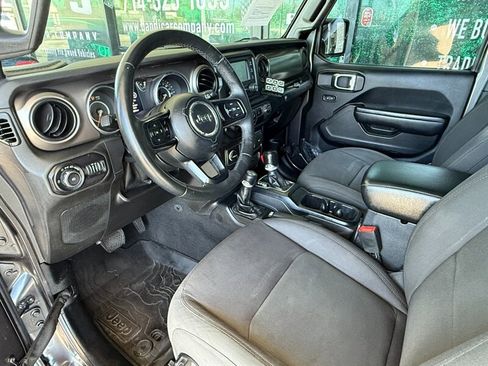 Used 2018 Jeep Wrangler Unlimited Sport S image 24