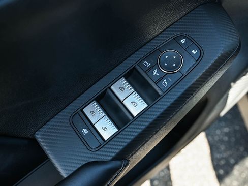 New 2025 Mitsubishi Outlander SE image 17