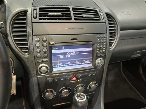 Used 2011 Mercedes-Benz SLK 300 image 30