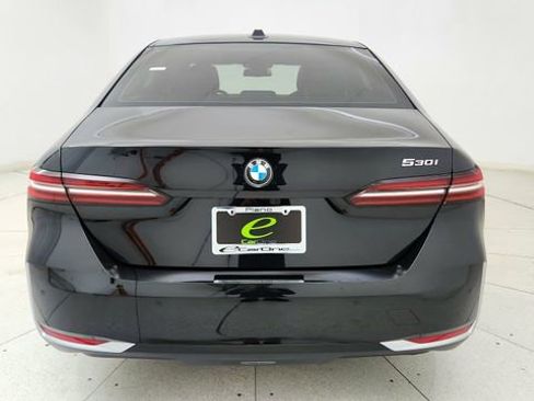 Used 2024 BMW 530i image 5