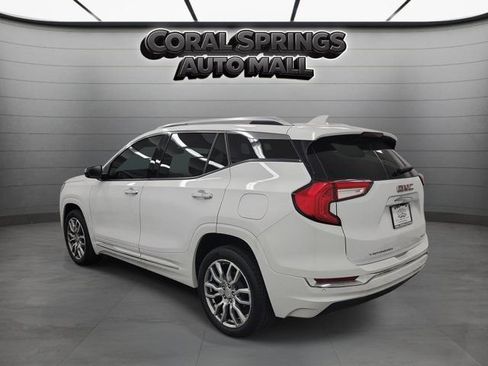 Used 2024 GMC Terrain Denali w/ Denali Premium Package AWD/4WD image 4