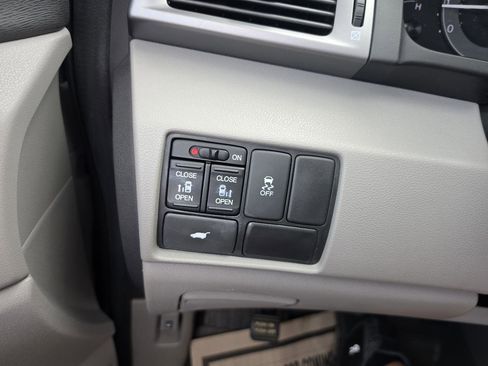 Used 2013 Honda Odyssey EX-L image 16