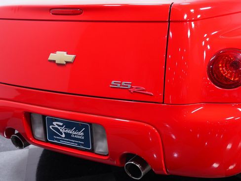 Used 2005 Chevrolet SSR image 24