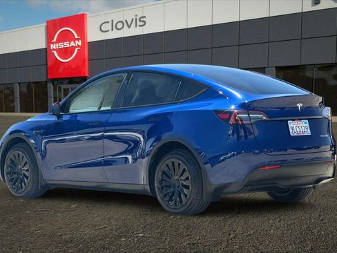 Used 2024 Tesla Model Y Long Range AWD/4WD image 7