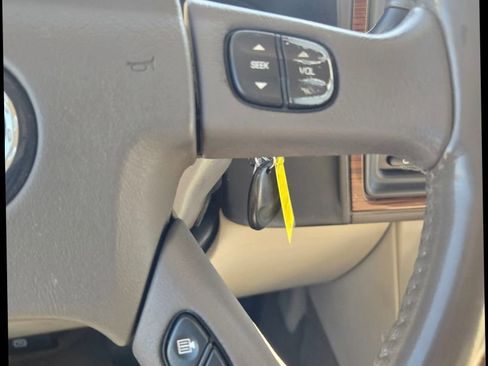 Used 2004 Cadillac Escalade EXT image 20