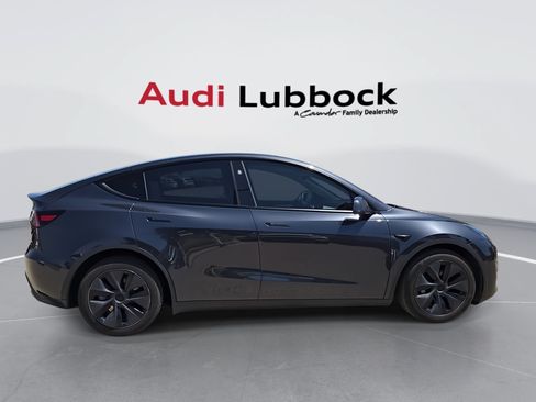 Used 2025 Tesla Model Y Long Range AWD/4WD image 9
