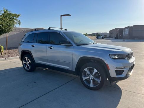 Used 2023 Jeep Grand Cherokee 4WD 4xe w/ Luxury Tech Group II image 5