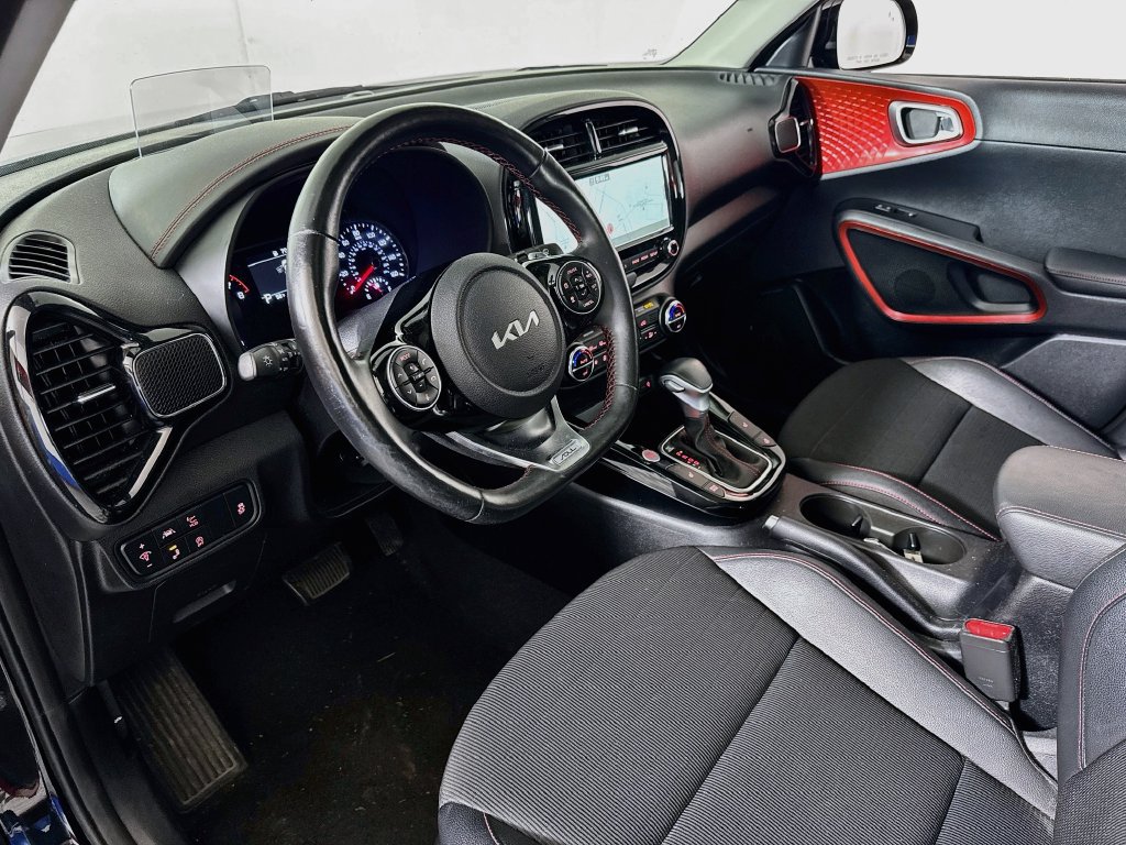 Used 2022 Kia Soul Turbo FWD image 9
