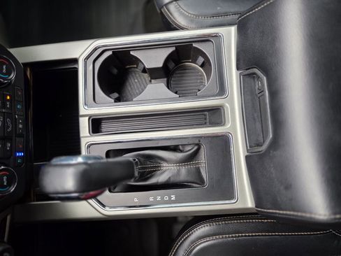 Used 2019 Ford F150 Lariat image 22