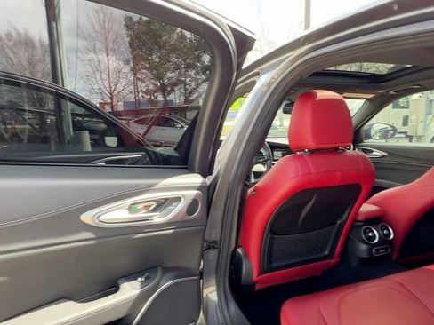 Used 2023 Alfa Romeo Giulia Veloce image 41