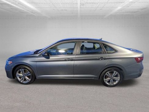 Used 2024 Volkswagen Jetta SE FWD image 12