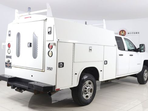 Used 2018 Chevrolet Silverado 2500 W/T w/ WT Convenience Package image 3