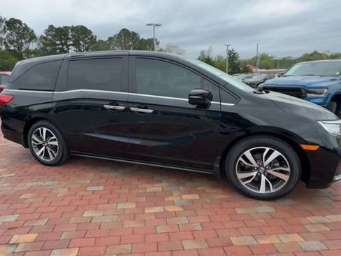 Certified 2023 Honda Odyssey Touring image 4
