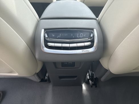 Used 2023 Cadillac XT6 Premium Luxury AWD/4WD image 29