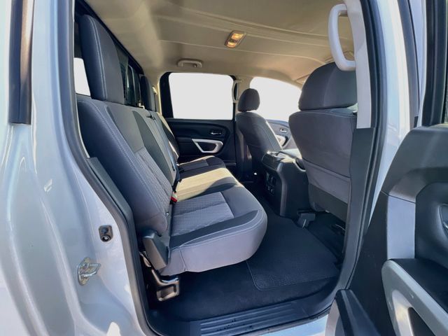 Used 2024 Nissan Titan SV w/ SV Convenience Package RWD image 18