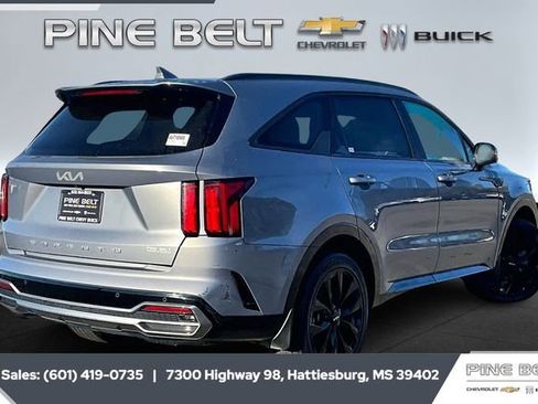 Used 2022 Kia Sorento SX image 11