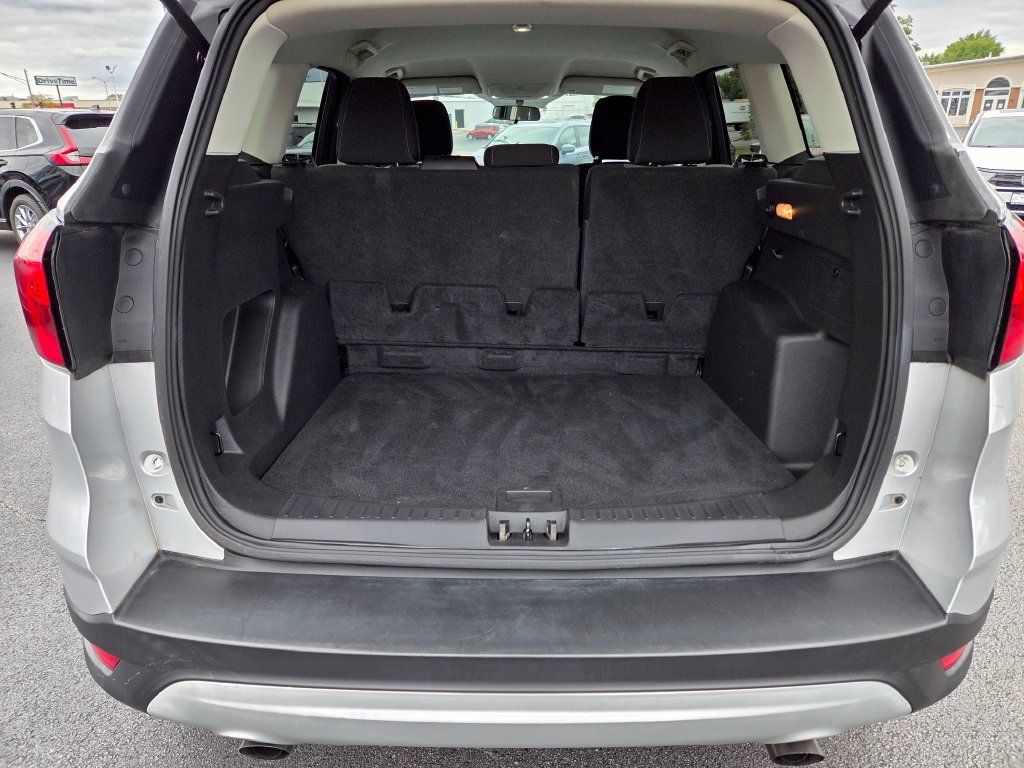 Used 2019 Ford Escape SE FWD image 9