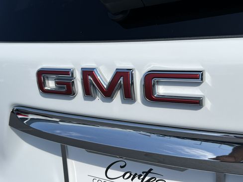 Used 2024 GMC Terrain SLT AWD/4WD image 8