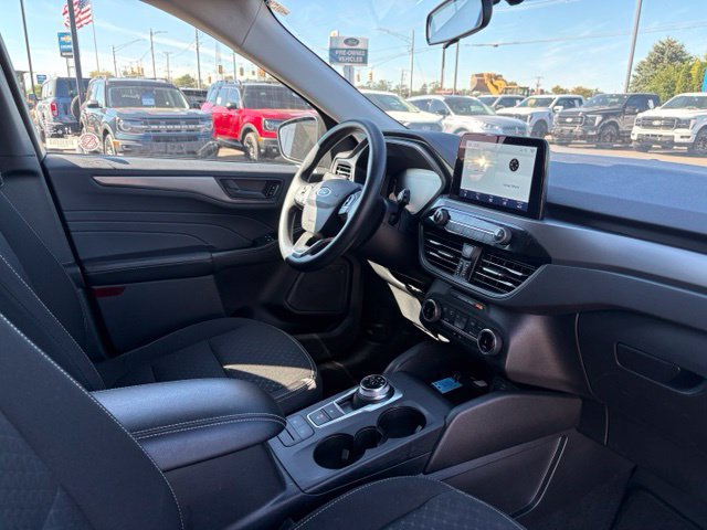 Used 2025 Ford Escape Active AWD/4WD image 12