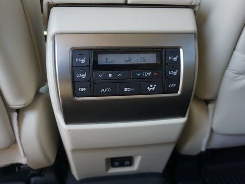 Used 2023 Lexus GX 460 Luxury w/ Accessory Package AWD/4WD image 16