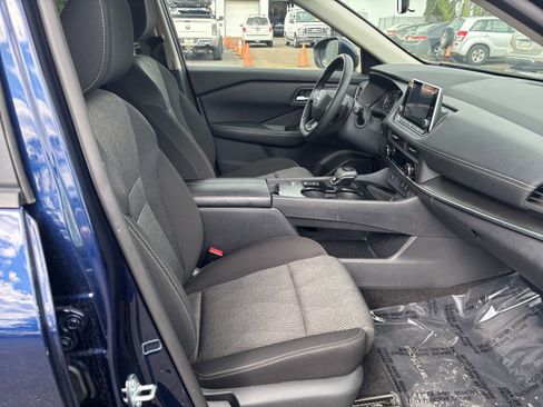 Used 2025 Nissan Rogue SV FWD image 28