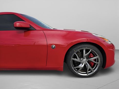 Used 2016 Nissan 370Z w/ Sport Package image 27