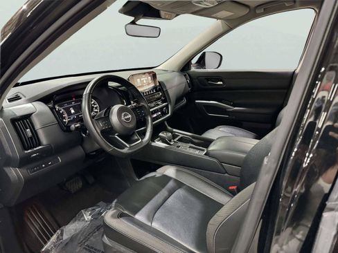 Used 2023 Nissan Pathfinder SL FWD image 23