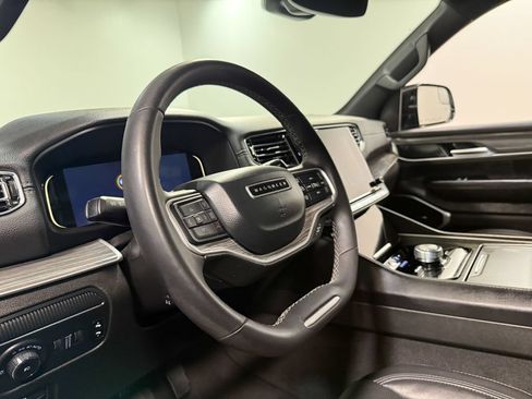 Used 2024 Jeep Wagoneer L Series II w/ Flexible Seating Group AWD/4WD image 76