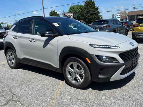 Used 2023 Hyundai Kona SEL AWD/4WD image 6